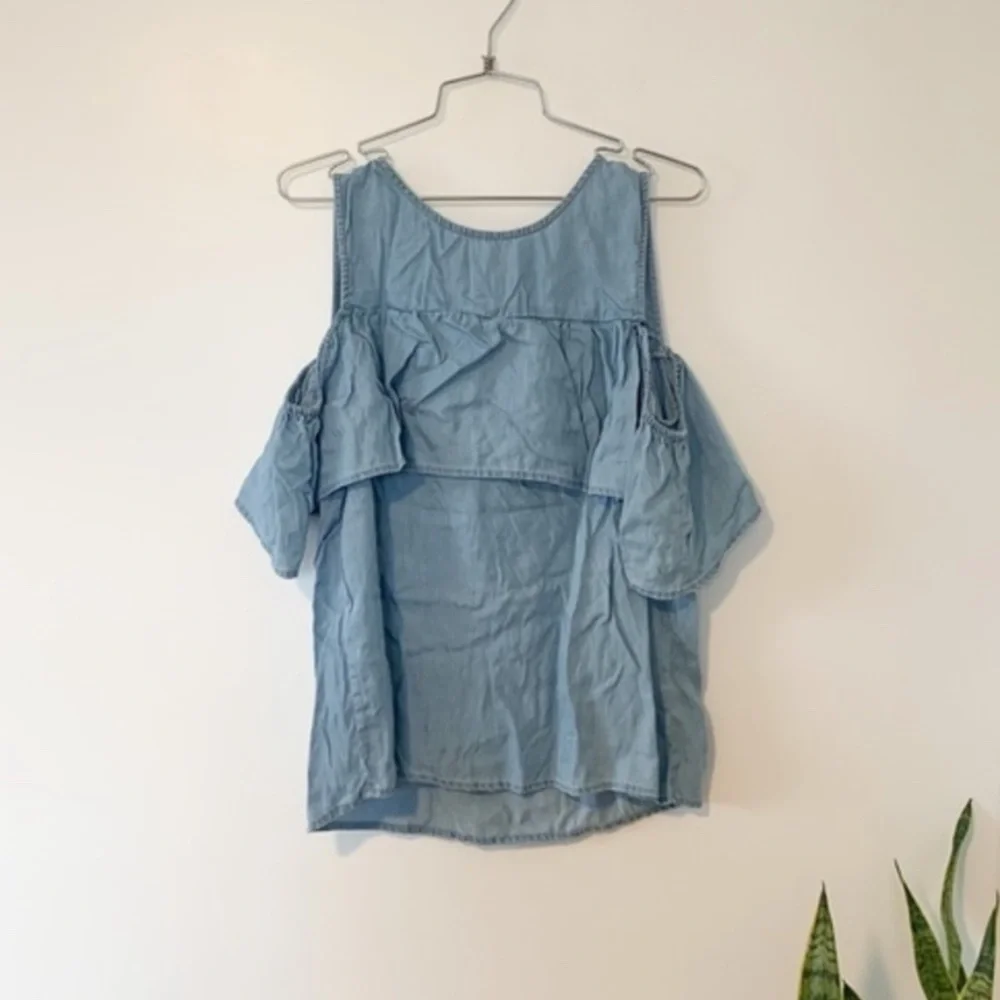 Lauren Conrad Denim Cold Shoulder Blouse sz M - Picture 2 of 2